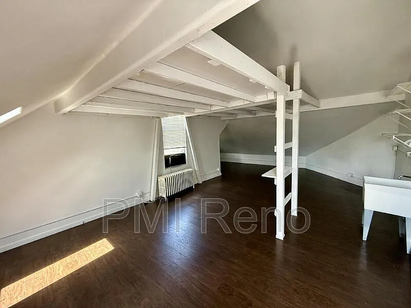 1 bed, 1.0 bath, $895 — Photo 2