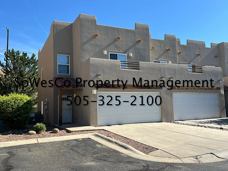 1936 Hollyhock Cir — Photo 1