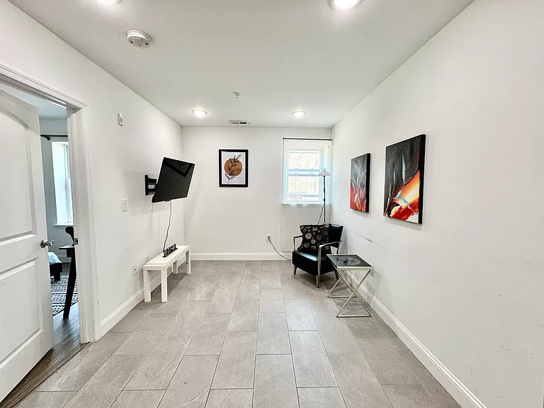 925 N Broad St #4F — Photo 3