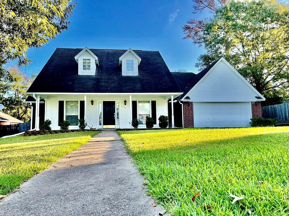 1st image of 904 Lindsey Ln