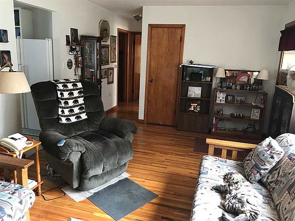 4th image of 1115 Glenny Ave