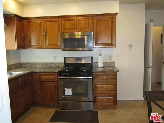 4th image of 7824 Whitsett Ave