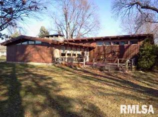 807 S Center St, Geneseo, IL 61254