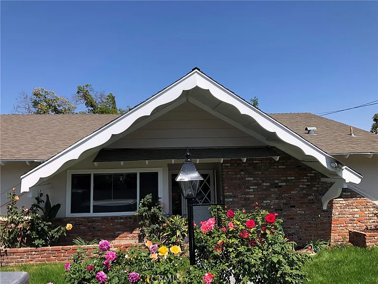 1019 E Walnut Ave — Photo 23