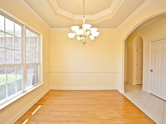 4th image of 1015 S River Meadows Dr