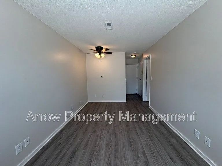 1111 E St #10 — Photo 3