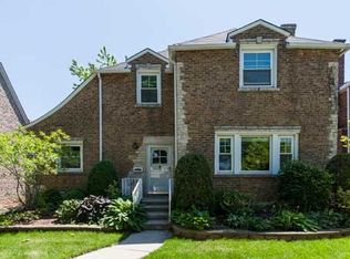 2821 W Estes Ave, Chicago, IL 60645