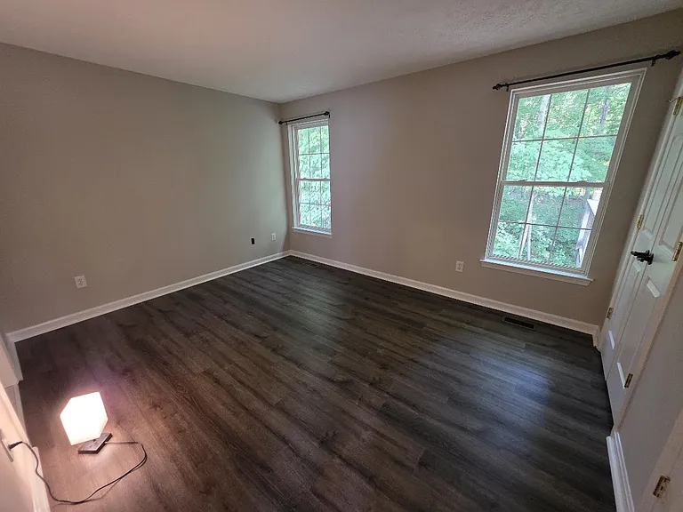 905 Lauren Way — Photo 5