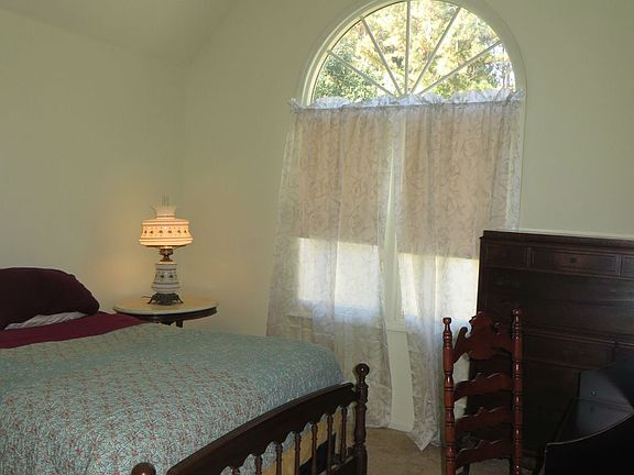 5th image of 840 Old Cedar Cir