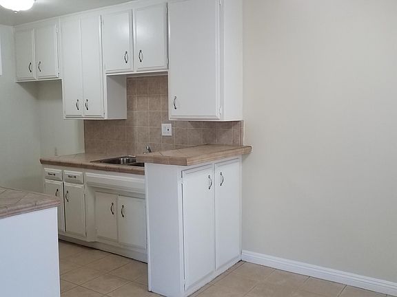 3rd image of 15420 Vanowen St APT 23