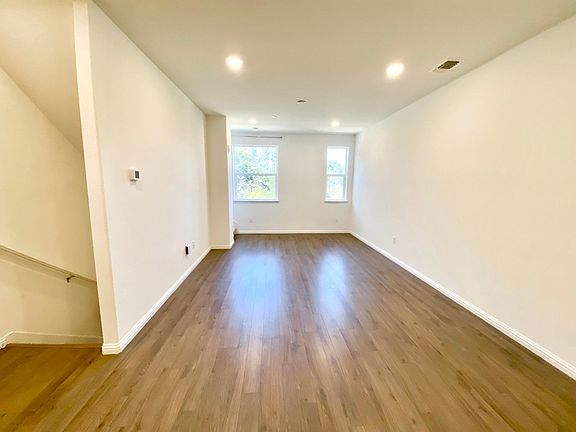 3rd image of 1939 Nevets Ln