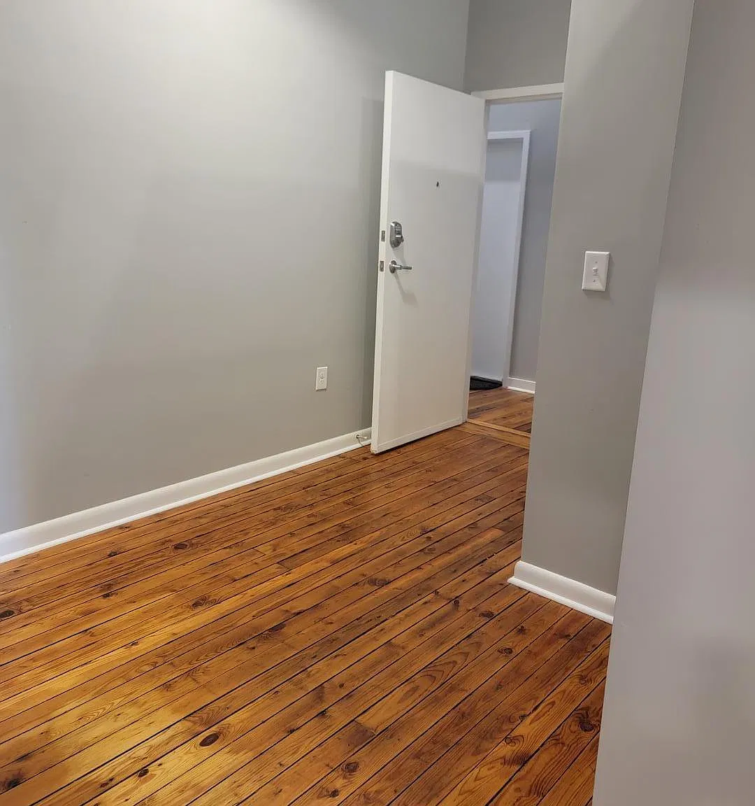 112 N Birch Ave — Photo 2