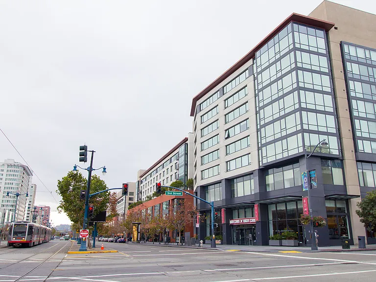 250 KING Apartments — Photo 5
