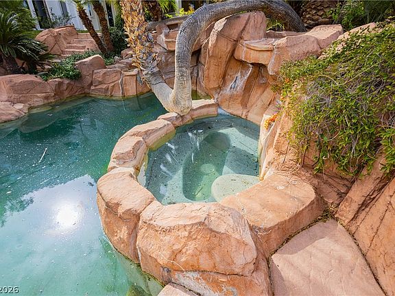 5th image of 2057 Troon Dr