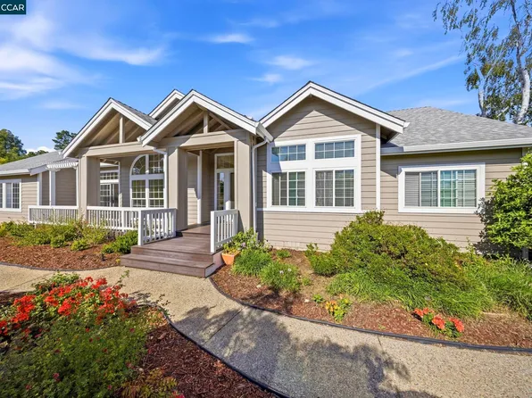 100 Sky Ranch Ln, Pleasant Hill, CA 94523