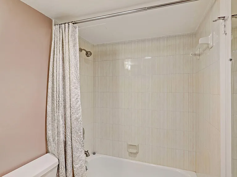 1820 New Palm Way #201 — Photo 19