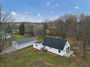 130 Godfrey St, Howard City, MI 49329