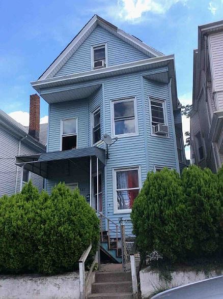 2nd image of 547 E 25th St