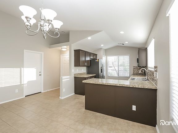 3rd image of 2523 W Tamarisk Ave