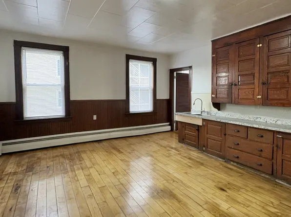 212-214 Blake St, Lewiston, ME