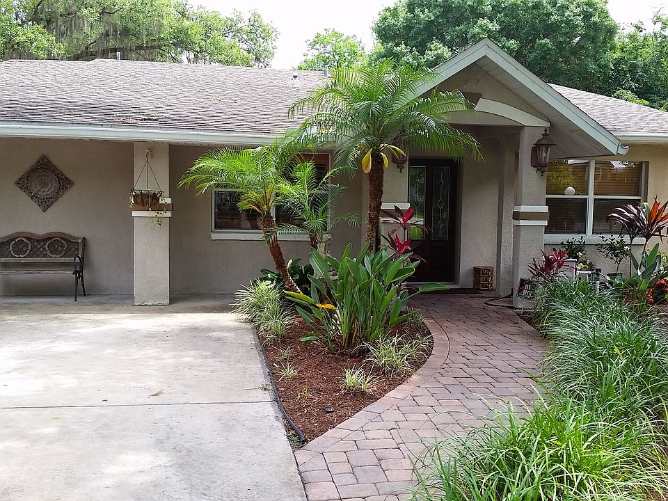 2nd image of 812 Alicia Ave
