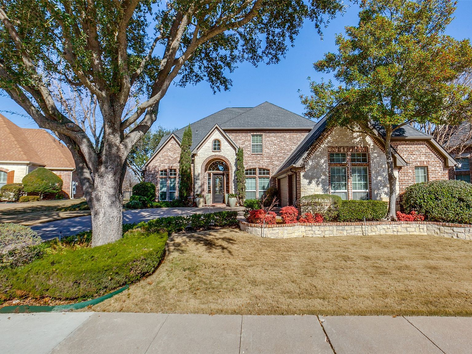 2929 Oak Point Dr