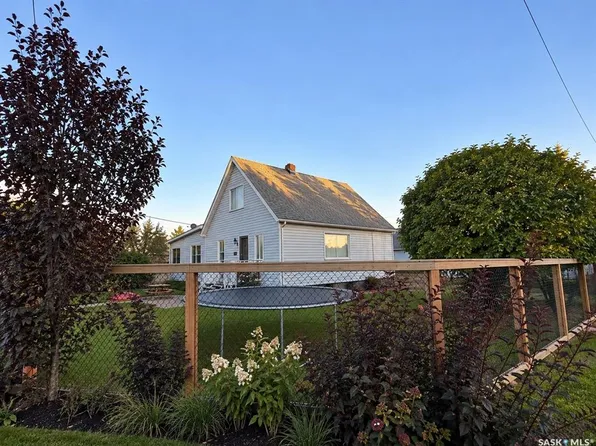 404 Esau STREET, Meadow Lake, SK S9X 1A4