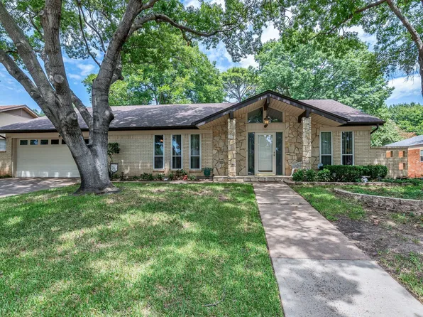 408 Circleview Dr S, Hurst, TX 76054