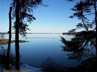 287 Zekes Point Rd, Vinalhaven, ME 04863