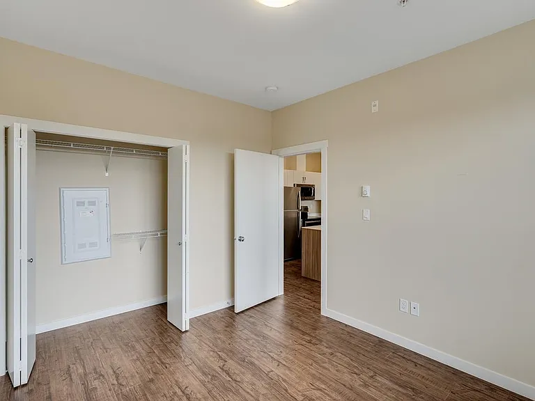 1085 Goldstream Ave — Photo 34