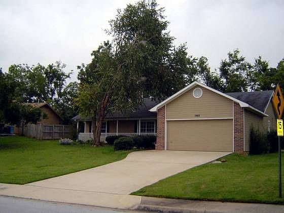 1st image of 1469 E Amber Dr