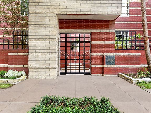 2nd image of 4004 Montrose Blvd APT 43C