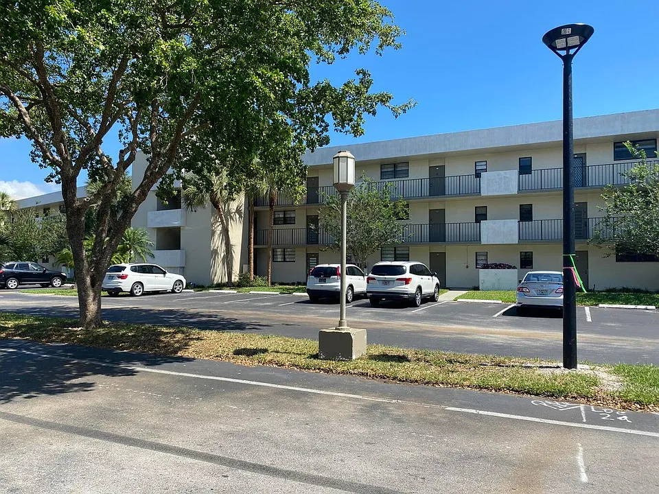 2420 Deer Creek Country Club Blvd #302