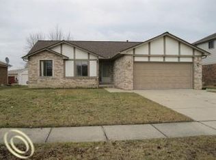 4137 Chris Dr, Sterling Heights, MI 48310