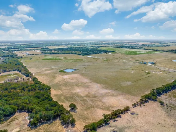 Fm 1566 W, Wolfe City, TX 75496