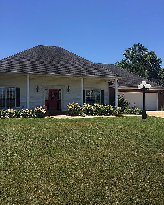 1st image of 319 Lakes Dr N