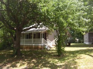 2401 Daniel St, Winston Salem, NC 27127