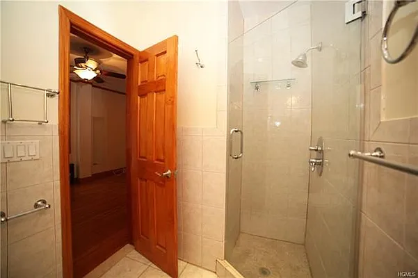 Rented by Douglas Elliman | media 23