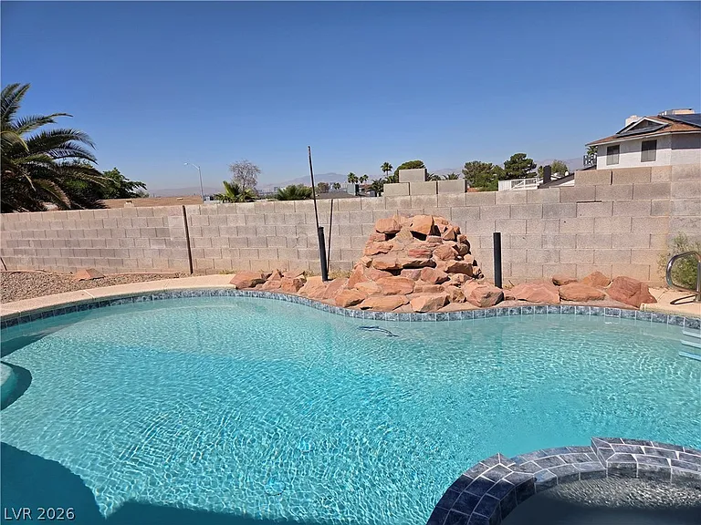 1745 Mount Hood St — Photo 63