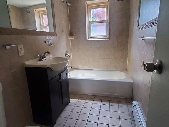 2nd image of 370 Valley St #F5