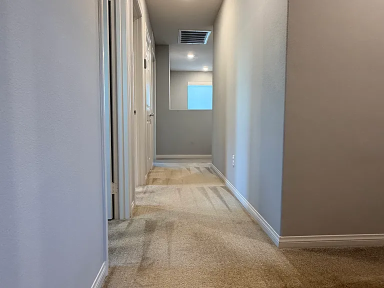 385 Eureka Dr — Photo 14