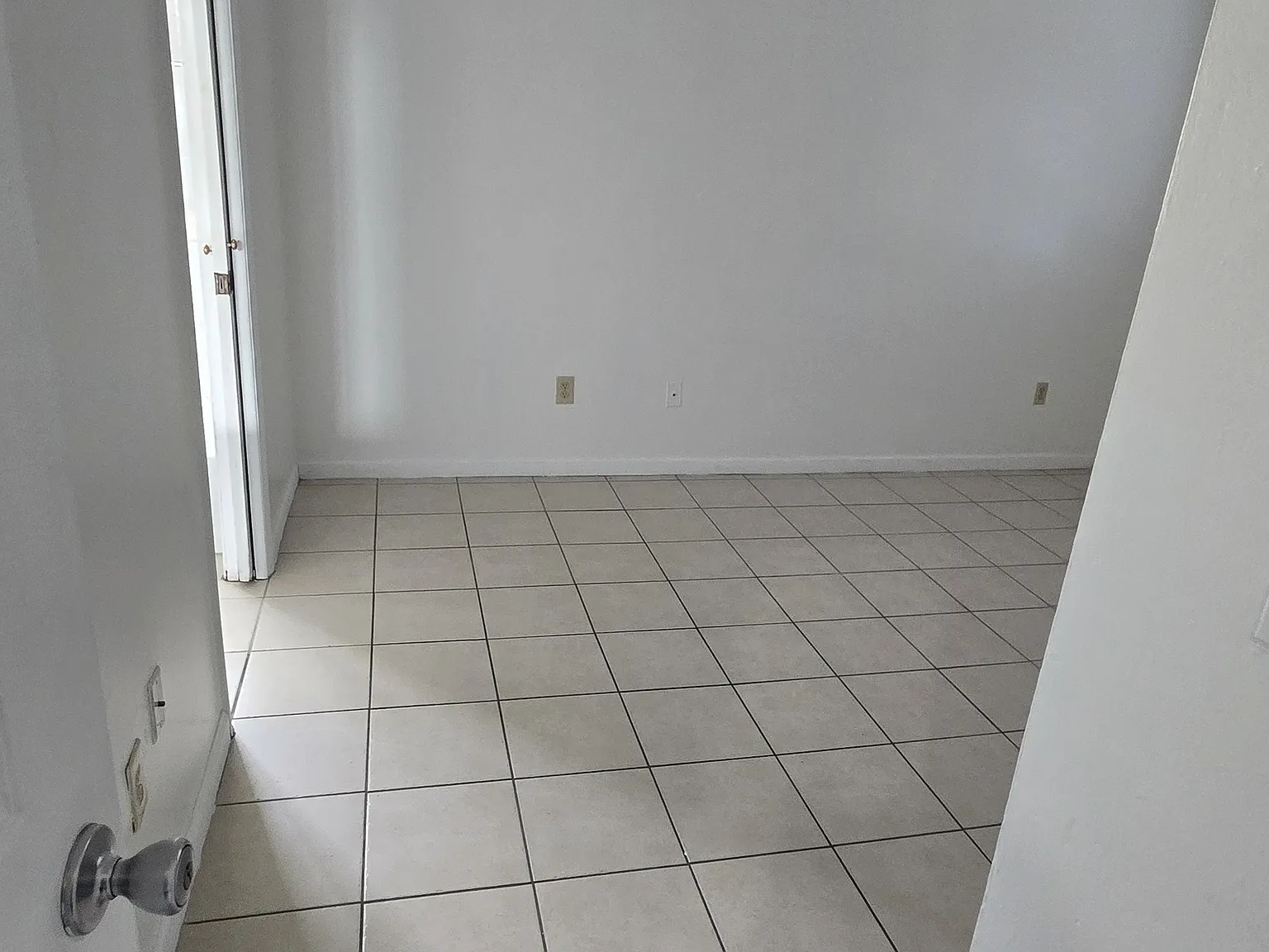 2 bed, 900 sqft, $2,250 — Photo 2