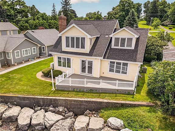 3rd image of 4325 Lake Rd