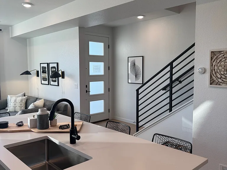 10212 Milwaukee Cir — Photo 5