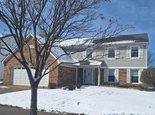 904 Heritage Dr, Mount Prospect, IL 60056