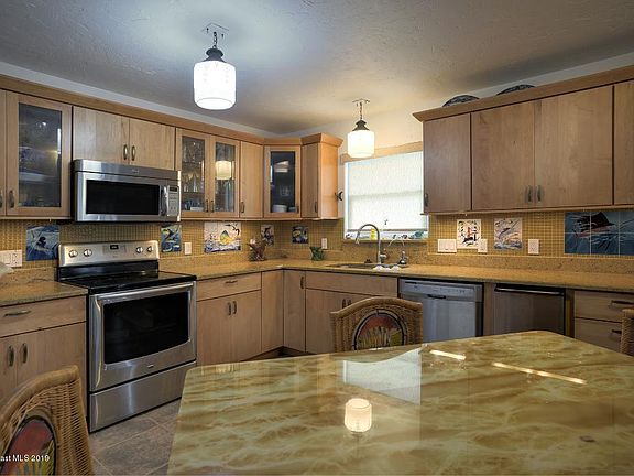 3rd image of 5065 Palm Dr