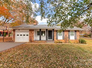 302 Marion Ave, Swannanoa, NC 28778