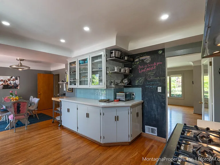 16911 Kennedy Rd — Photo 19