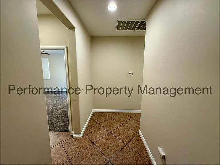 5204 Gossimer Dr — Photo 7