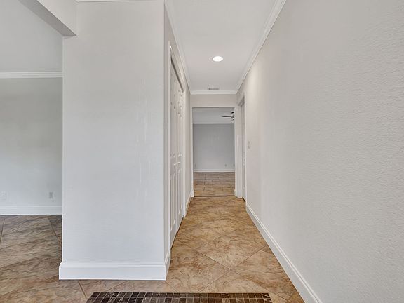2nd image of 2851A Hardee Dr